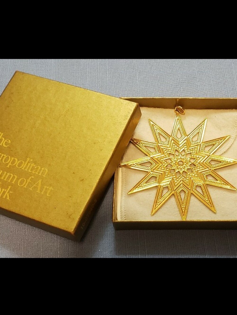 Metropolitan Museum Of Art New York 1997 Gold Plated Christmas Star Ornament